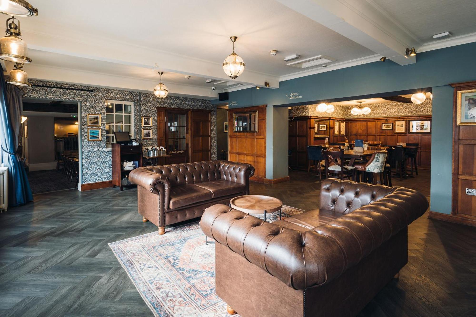 Hotel White Lion Royal 4*