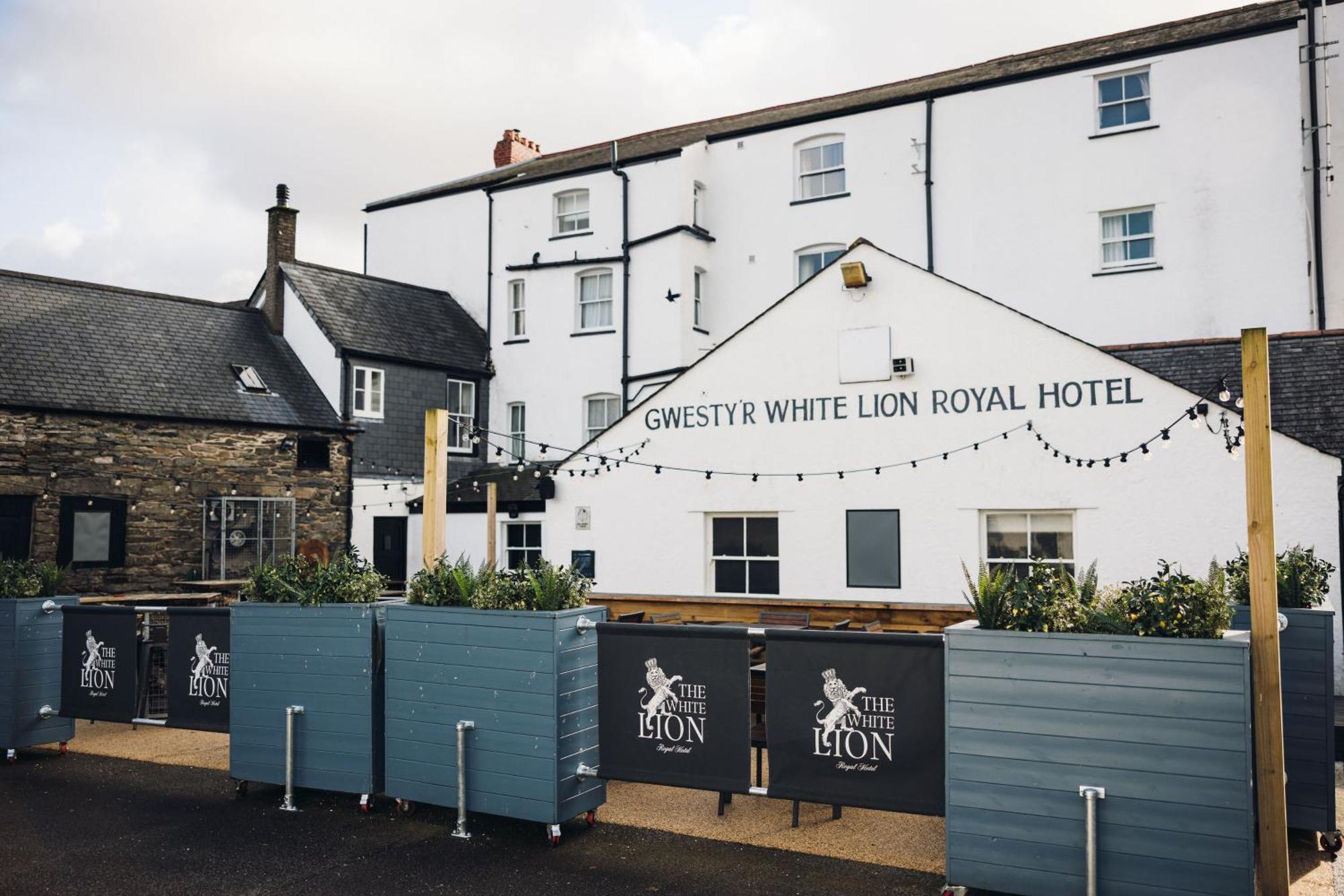 White Lion Royal Bala